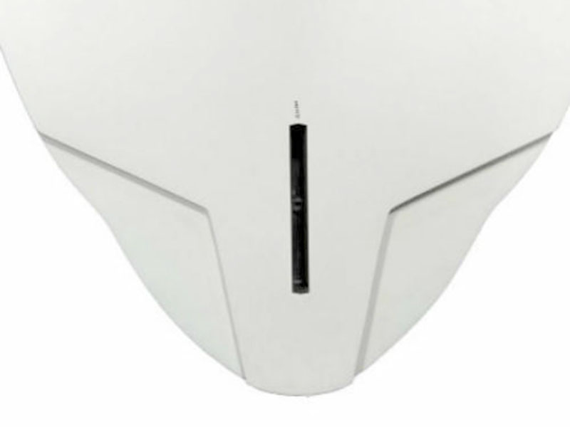 板底未端经特别剪裁的裂口设计, 让水排得更快