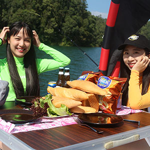 Lunch on the Flatform 